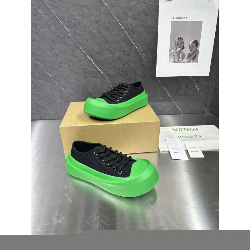 G*u*i sneakers